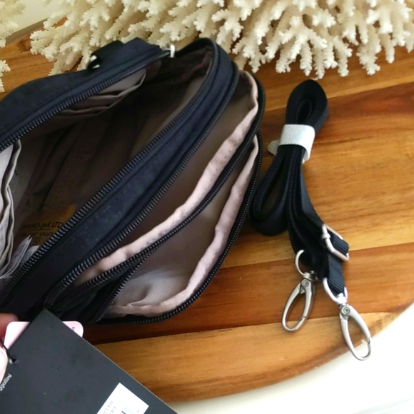 Baggallni ๐ฅ NWT ๐ฅ fanny pack and/or crossbody bag. Band NEW! A+! - Picture 7 of 13